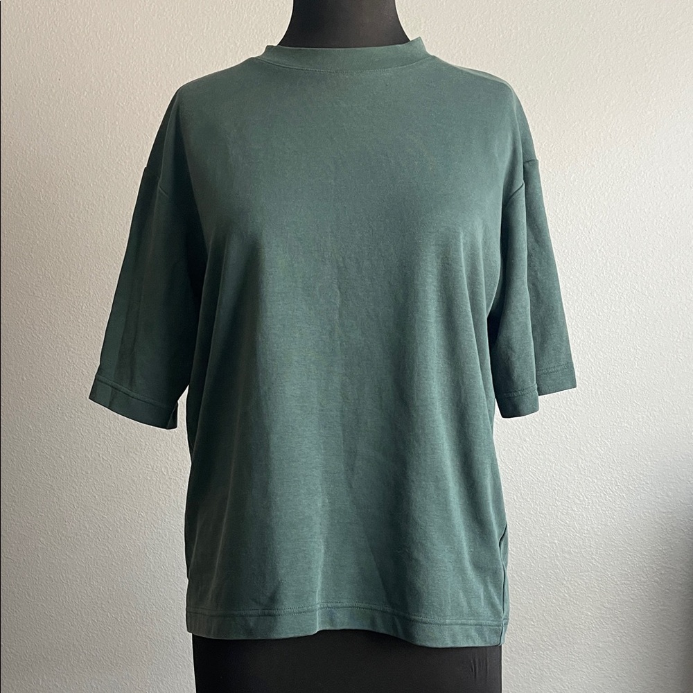 Uniqlo Dark Green Short Sleeve Tee